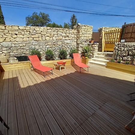 Chez Daniele Chambre Avec Jacuzzi Et Terrasse Privee Murs  Bagian luar foto