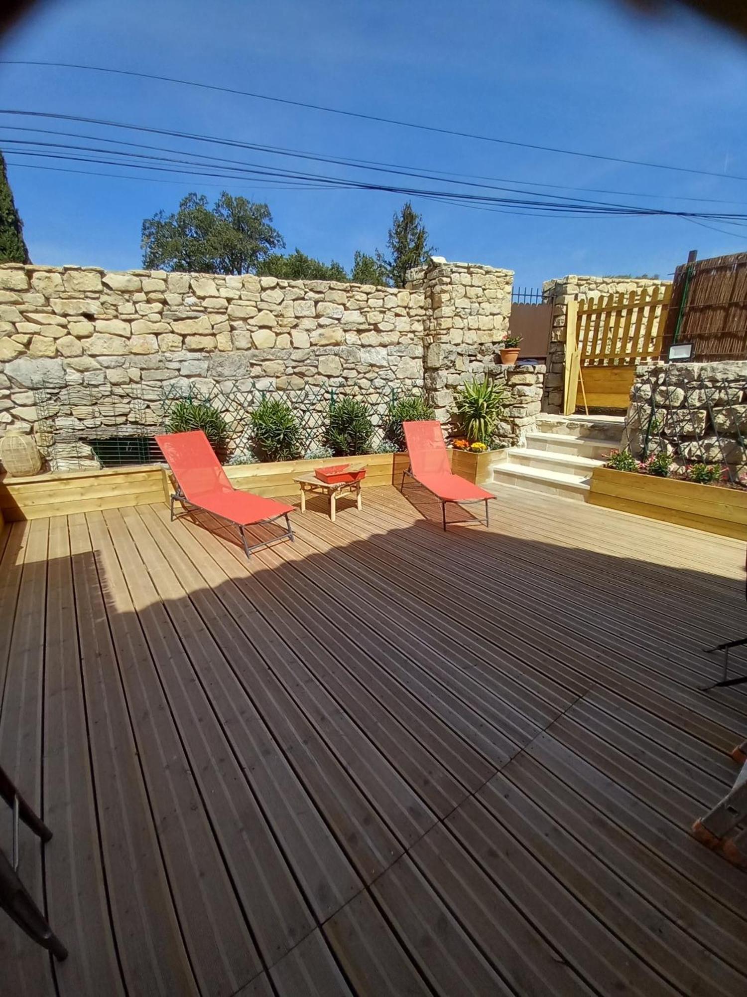 Chez Daniele Chambre Avec Jacuzzi Et Terrasse Privee Murs  Bagian luar foto